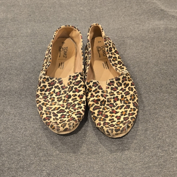 Toms Shoes - Toms Brown and Black Flats Leopard Print
